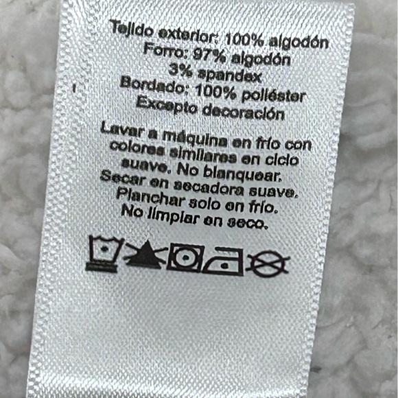 Vineyard Vines Women's Embroidered Off The Shoulder
Preppy Adorable Romper - Picture 6 of 7